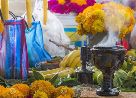 Significado del copal en los altares u ofrendas para el Día de Muertos Balance Diario