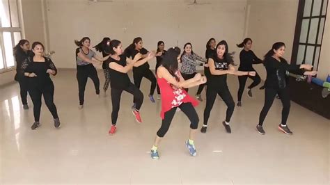Zumba On Bom Diggy Diggy Bum Indian Girl Dance Video Youtube