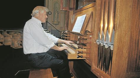 Organist Amps Up Town Hall Forbes Advocate Forbes Nsw