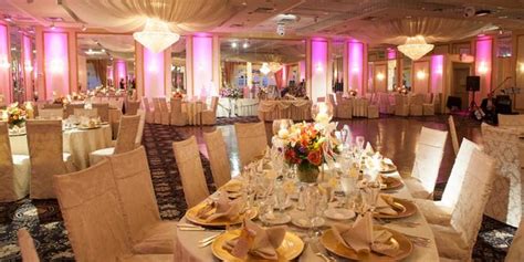 Located in beautiful louisville, kentucky, we offer a sincere welcome to our members, prospective members, and guests. Atrium Country Club Weddings | Get Prices for Wedding ...