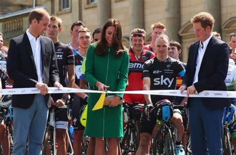 Während die herren den anstieg im finale der zweiten etappe zweimal bewältigen dürfen, wird den frauen dieses privileg am 27. Tour de France: Radrennen mit royaler Unterstützung ...