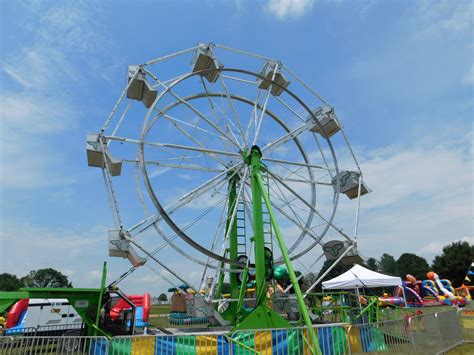 FERRIS WHEEL MECHANICAL AMUSEMENT RIDE
