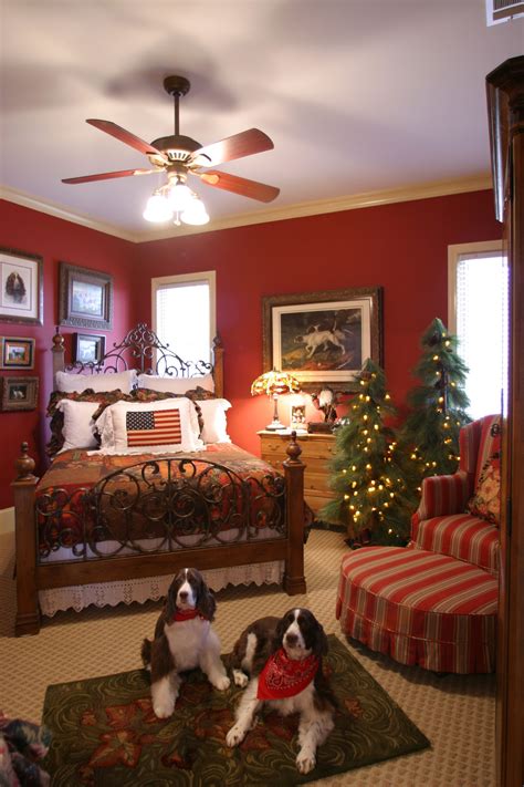 Blog hop hosted by country living and. I love this cozy room - would be a beautiful guest room in ...