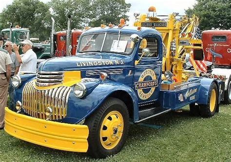 Pin By Mike Finegan On Tow Trucks From The Past Chevy Trucks Trucks