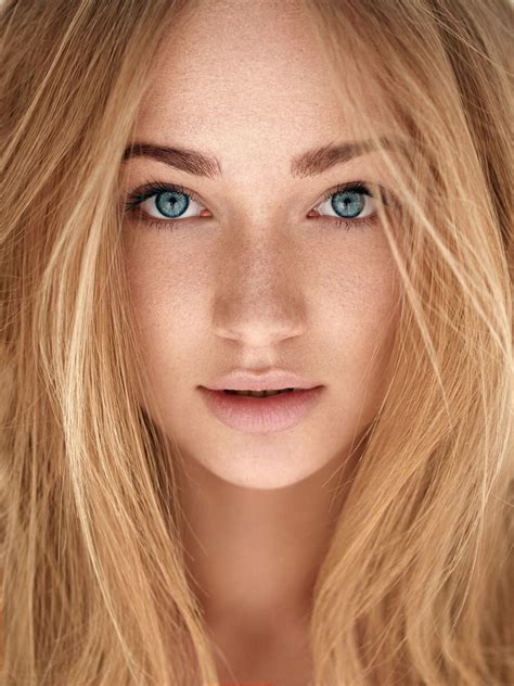 Blon With Amazing Eyes Most Beautiful Eyes Beautiful Eyes Blonde Hair Blue Eyes