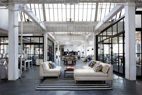 It just give you that i saw the trailer for 'the intern' sometime ago, advertised before 'spy (2015)'. The Chic Set Design of The Intern | La Dolce Vita