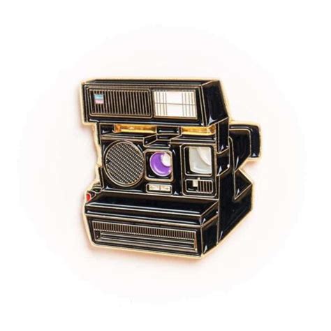 Polaroid 600 Instant Camera Pin Badge I Heart Badges