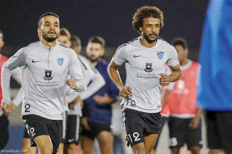 يلعب مع نادي الهلال السعودي في مركز الدفاع، كما يلعب في المنتخب السعودي. 80 دقيقة تجهز الهلال | صحيفة الرياضية