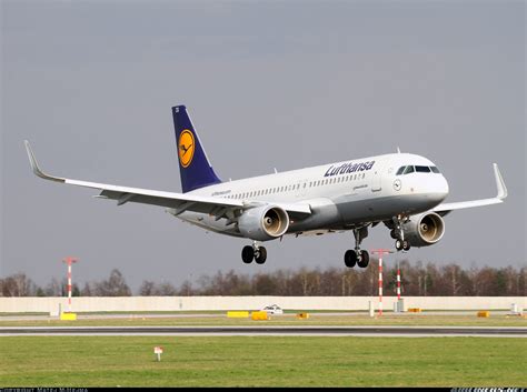 Airbus A320 214 Lufthansa Aviation Photo 2255905