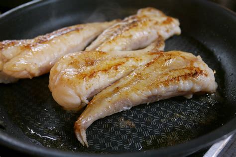 Petite Fourchette et Grande Cuillère Queue de lotte crème ail fumé