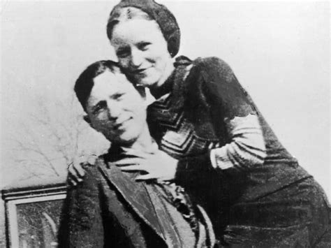 Bonnie Parker And Clyde Barrow Death Shot By Police Officer And Died