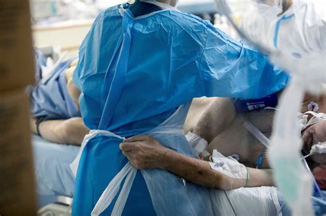 Μετάβαση από και προς την εργασία για τις εργάσιμες ώρες. «Βόμβα» Βατόπουλου: Δεν αποκλείονται νέα μέτρα εκτός από ...