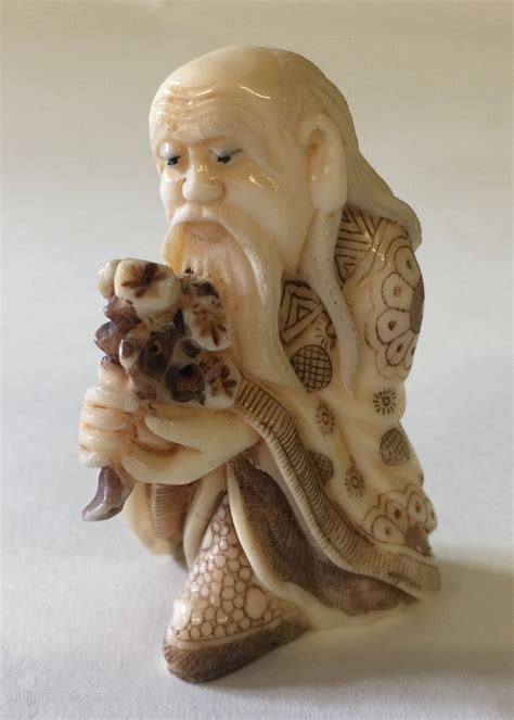 ¡puaj 23 hechos ocultos sobre netsuke japan these miniature sculptures carved from ivory or