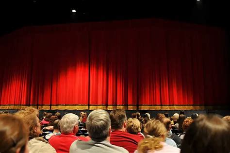 Acting Lines 9 Tips To Master Them On The Theater Stage