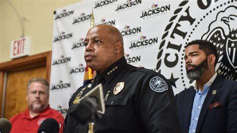 jackson ms police chief james e davis announces retirement