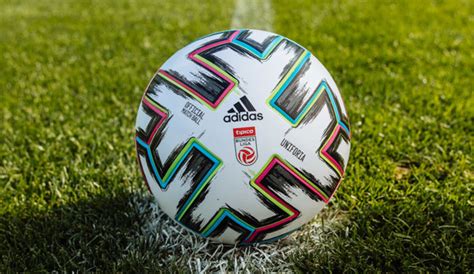 Beau jeu, der offizielle spielball des turniers. Neuer Ligaball: EM-2020-Spielball rollt ab sofort in der ...