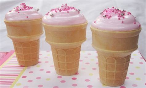 A gluten free combination of s'mores and chocolate mousse that is easy to make, super cute and delicous! Fluffy egg-free marshmallow cones - Kidspot