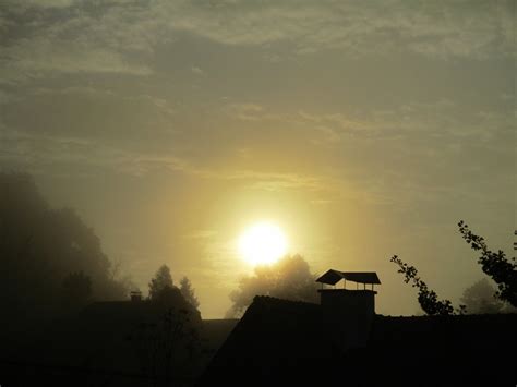 In google steht sonnenaufgang 5:35 uhr deutschland heißt das um 5:35 ist die sonne schon oben und es ist hell oder beginnt es erst ab 5:35 uhr hell zu werden? Sonnenaufgang von heute Foto & Bild | himmel, stimmungen ...