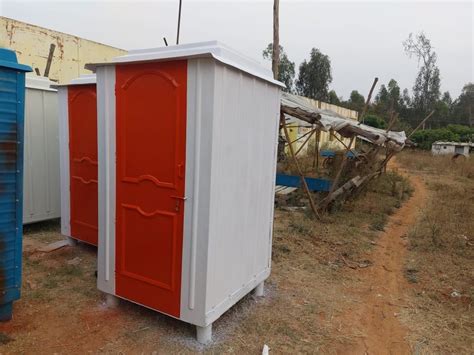 Square Readymade Frp Toilet For Fibre Toilets No Of Compartments 1