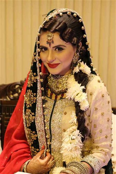 Penyakit karena virus july 17, 2021. Which Pakistani TV Actress Looks Beautiful On Her Wedding ...