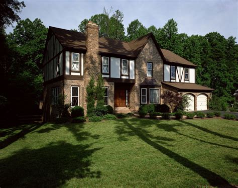 The windows used in tudor houses are also a unique nod to medieval architecture. The One Reason You Don't See Many Tudor-Style Homes These ...