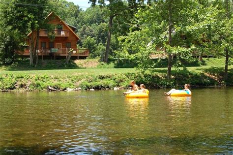 Embrace the beauty of nature as you walk through stunning eastern tennessee. 'Fishin Hole Cabin' Overlooking the 'Little River' in ...