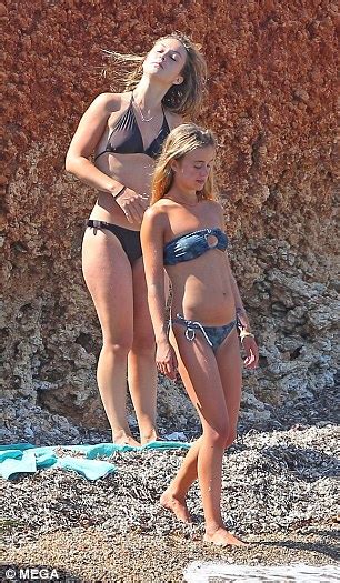 Lady Amelia Windsor Enjoys A Sun Soaked Holiday In Ibiza Daily Mail