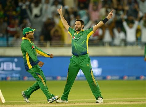 Watch live cricket streaming online & stay updated with fastest live cricket match score.we will describe all about live cricket score and streaming details with tv channels. Pakistan Super League (PSL) 2016, Islamabad United vs ...