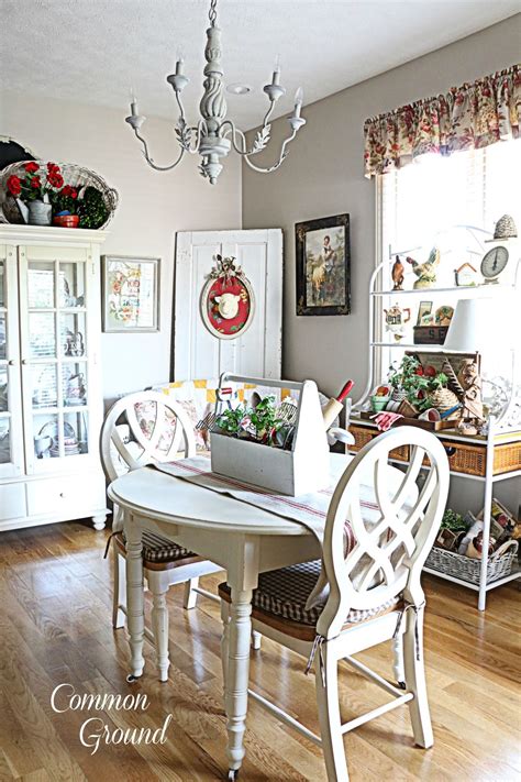 Decorating a living room has never been easier with inspiration from these gorgeous spaces. common ground : Late Summer Kitchen Sitting Area