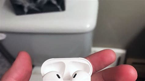People Disguise Apple Airpods As Dental Floss To Prevent Theft Teen Vogue