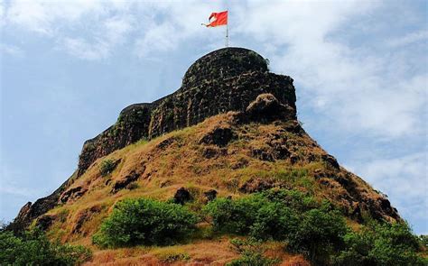 Pratapgad Fort Historical Places Around Mumbai Enjoy Weekends