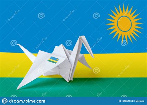Bandeira Ruanda Representada Na Asa Do Guindaste De Origami De Papel