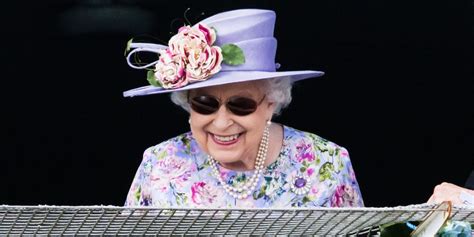 This Is Why The Queen Has Been Wearing Sunglasses