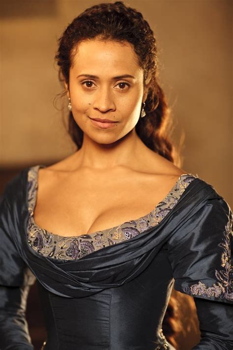 Nackte Angel Coulby In Merlin