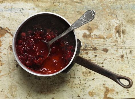 Cranberry significado, definición, qué es cranberry: Cranberry and red onion sauce | The Independent | The ...