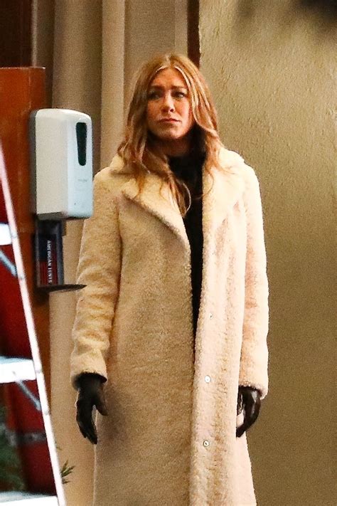 Jennifer Aniston Style Clothes Outfits And Fashion Celebmafia