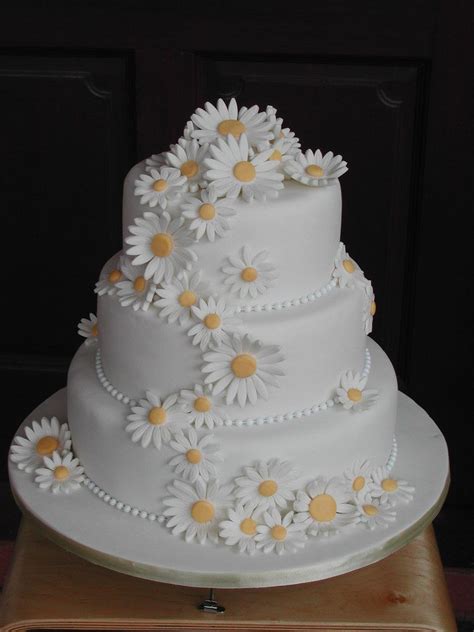 Daisy Wedding Daisy Wedding Cakes Simple Wedding Cake Groom Wedding