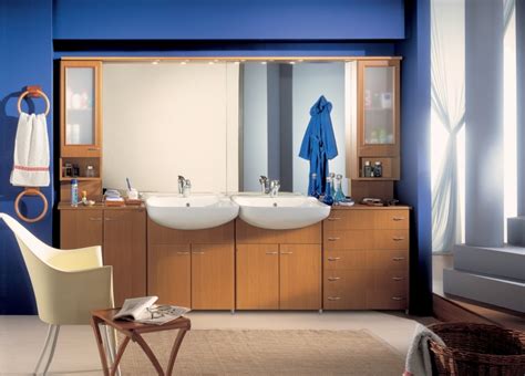 Un mobile bagno doppio lavabo, iperceramica come questo, ad esempio, è stato installato in un bagno padronale al secondo piano di una casa colonica ristrutturata. mobile bagno in noce e con doppio lavabo - Benigni Mobili