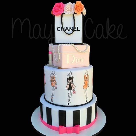 Karine Alves Artedaka Fashionista Cake Birthday Cake Ideas For Adults Women Birthday Cupcakes