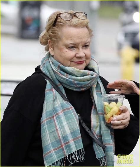 Reese Witherspoons Mom Joins Her For A Breakfast Date Photo 4213394