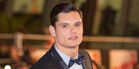 Alors qu'il savoure un petit. Florent Manaudou amoureux : il officialise son couple en ...