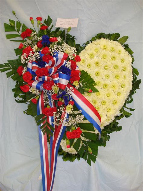 Daily deliveries to st.andrews cupar sympathy flowers by brookside blooms, an exceptional tulsa florist delivering unique fresh flowers. patriotic funeral flowers | Funeral Flowers - Creative ...