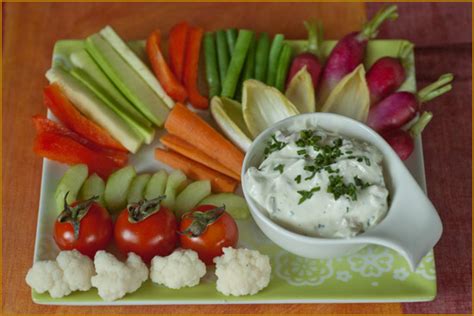 LA CUISINE DE LARGONNAIS Sauce apéritive au St Moret et ses légumes