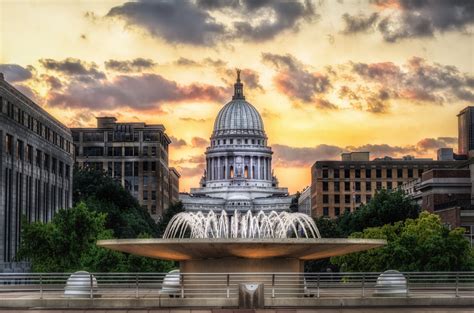 Madison Wi Capitol Building Capitol Building Haunted Places Madison