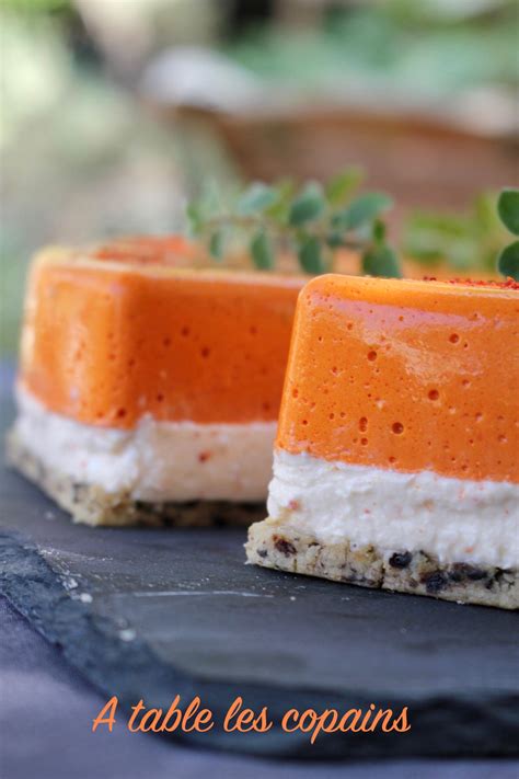 Mousse de poivron chèvre frais au piment dEspelette et sablé à la