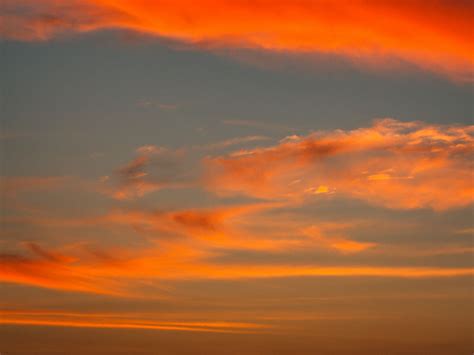Download Wallpaper 1400x1050 Clouds Beautiful Sunset Sky Cloudy