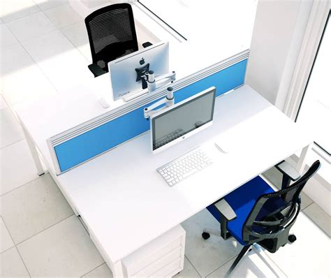 Unmatched quality and customer service. Versa Desks