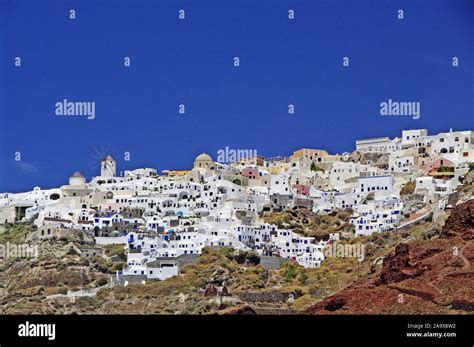 Europa Griechenland Kykladen Santorin Blick Auf Oia Stock Photo Alamy