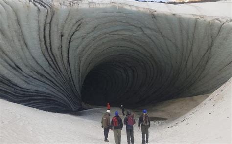 Turista brasileiro morre após ser atingido por bloco de gelo em caverna