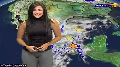 Weather Girl Susana Almeida Has Unfortunate Wardrobe Malfunction Live On Air Daily Mail Online